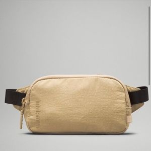 NWT Lululemon trench mini belt bag